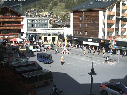 Zermatt: Bahnhofplatz