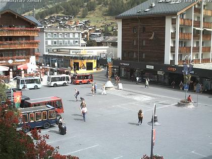 Zermatt: Bahnhofplatz