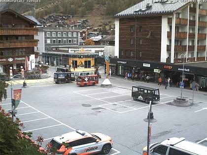 Zermatt: Bahnhofplatz