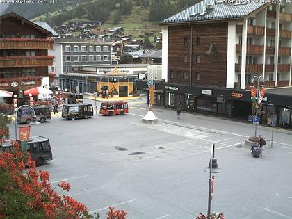 Zermatt: Bahnhofplatz