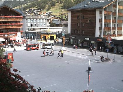 Zermatt: Bahnhofplatz