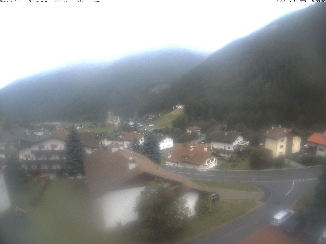 Traffic Cam Buja: Senales - Schnals - Fraktion User Frau, Berghotel Tyrol