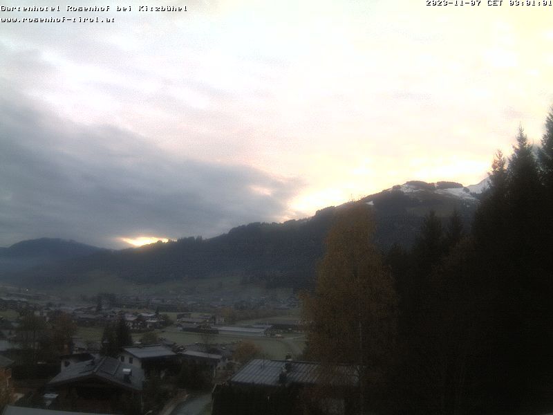 Traffic Cam Gemeinde Oberndorf in Tirol: Blick aufs Kitzbüheler Horn vom Gartenhotel Rosenhof
