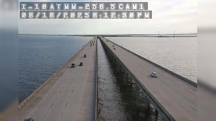 Traffic Cam French Quarter: I-10 Twin Spans at MM 256.5