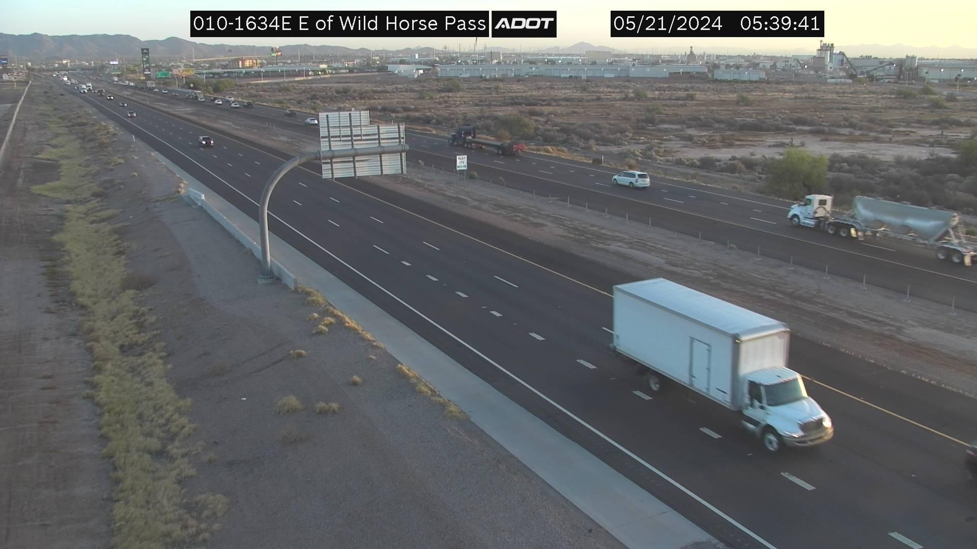 Traffic Cam Sun Lakes › East: I-10 EB 163.44 @W of Queen Creek