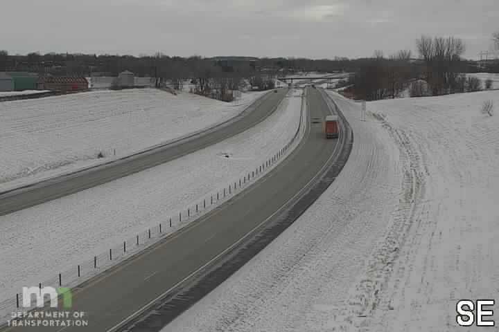 Traffic Cam Faribault: I-35 SB (MP 56.4)