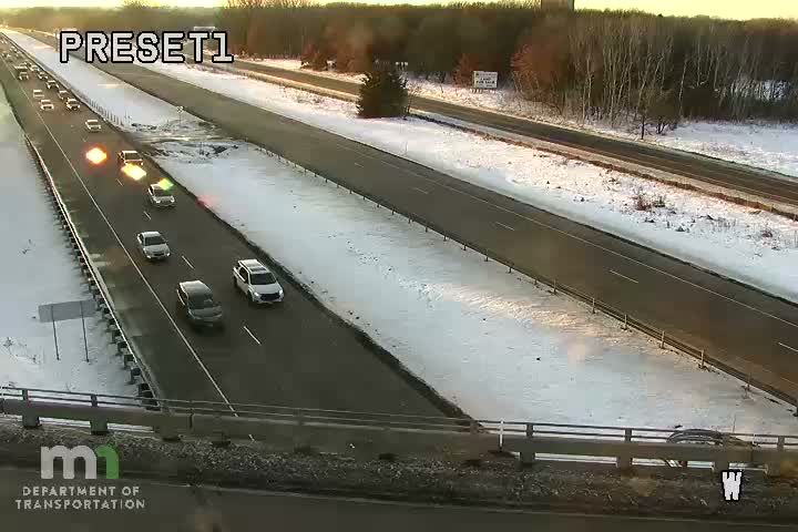 Traffic Cam Lino Lakes: I-35W NB @ Sunset Rd