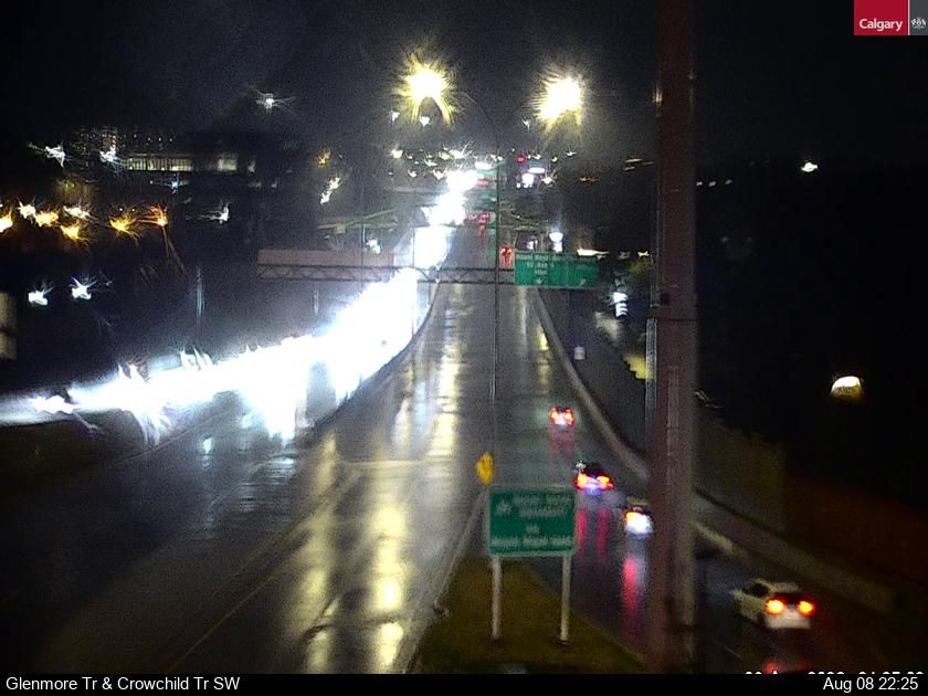 Traffic Cam North Glenmore: Glenmore Trail - Crowchild Trail SW