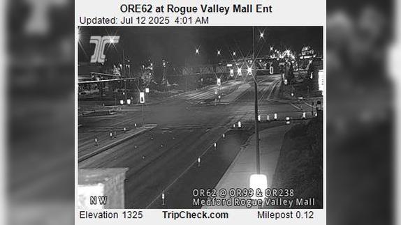 Traffic Cam Medford: ORE62 at Rogue Valley Mall Ent