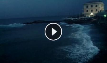 Traffic Cam Genoa: Lega Navale Italiana Sez. Quinto Al Mare