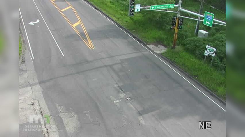 Traffic Cam Maplewood: MN 5: T.H.120 SB @ Larpenteur Ave