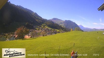 Emmetten › West: Luftseilbahn Niederbauen