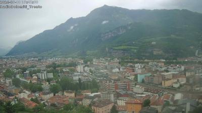 Preview delle webcam di Trento › South: Piazza del Duomo - Muse - Cima Marzola (1740m) - Monte Bondone - Adige