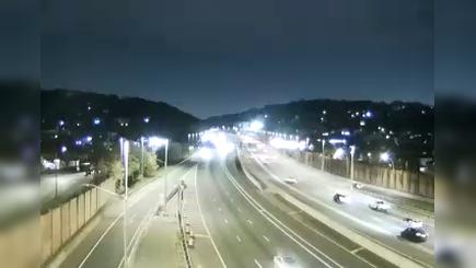 Traffic Cam New York › East: I-278 at Mosel Avenue
