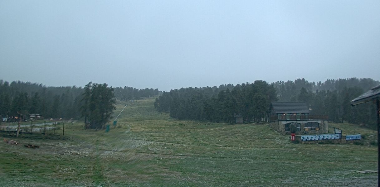 Traffic Cam Font-Romeu-Odeillo-Via: Les Airelles - Font Romeu