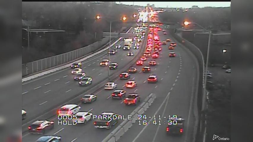 Traffic Cam (Old) Ottawa: Highway 417 between Merivale Road and Parkdale Avenue