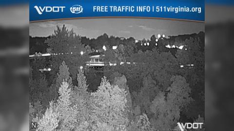 Traffic Cam Fairfax Hills: I-495 - MM 52 - SB - Exit 52, Route 236 - Little river Turnpike