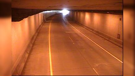 Traffic Cam Duluth: I-35 NB (Leif Ericson Tunnel)