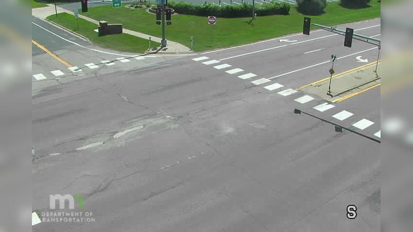 Traffic Cam Burnsville: T.H.13 WB @ River Hills Dr