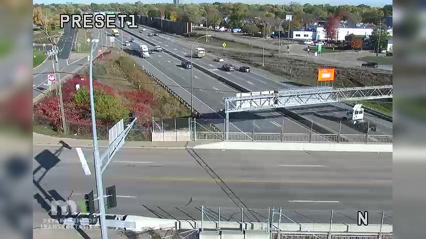 Traffic Cam Bloomington: I-35W SB @ 94th St