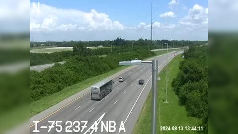 Traffic Cam Ruskin: I-75 237.4 NB