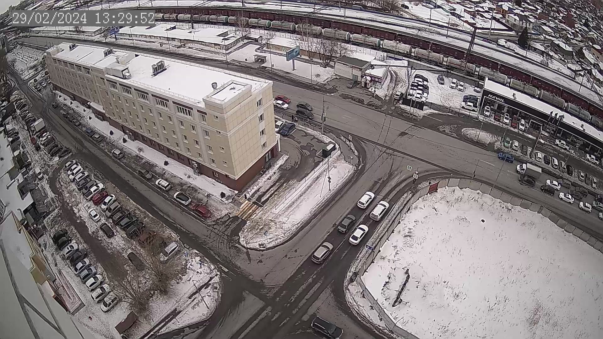 Traffic Cam Tyumen: М.Горького - 50 лет ВЛКСМ
