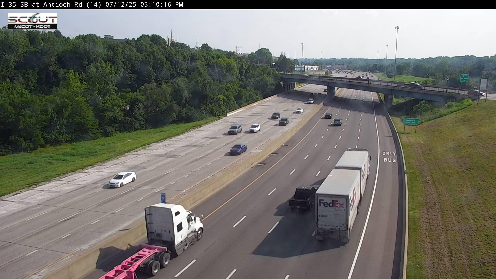 Traffic Cam Overland Park: I- S @ ANTIOCH RD