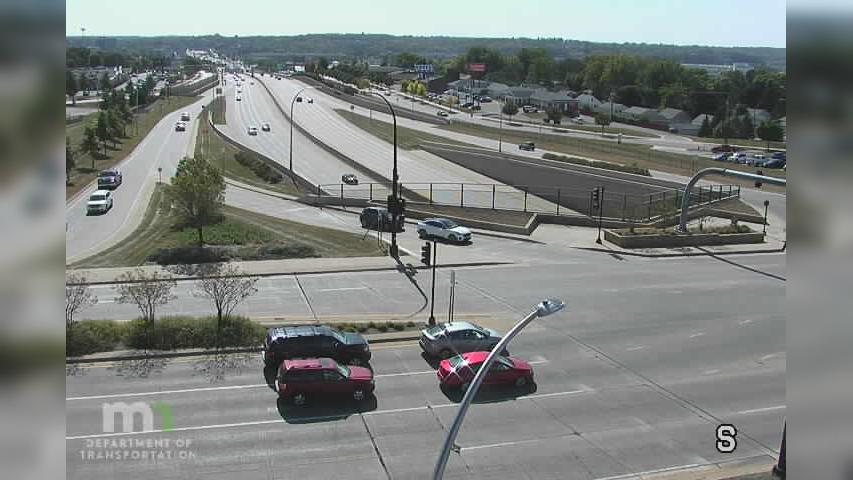 Traffic Cam Rochester: US 52: T.H.52 NB @ 19th St NW (MP)