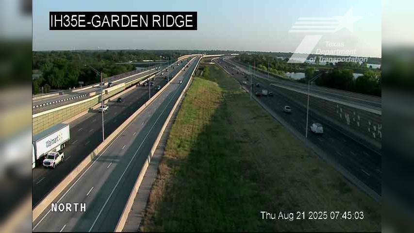 Traffic Cam Lewisville › North: I-35E @ Garden Ridge