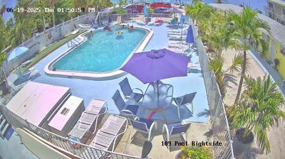 https://www.see.cam/us/fl/holmes-beach/holmes-beach-anna-maria-island-beachcam-white-sand