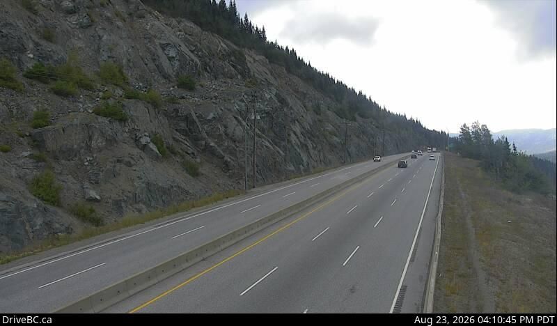 Traffic Cam Fraser Valley Regional District › North: Hwy 5, about 7 km north of Zopkios Brake Check, looking north