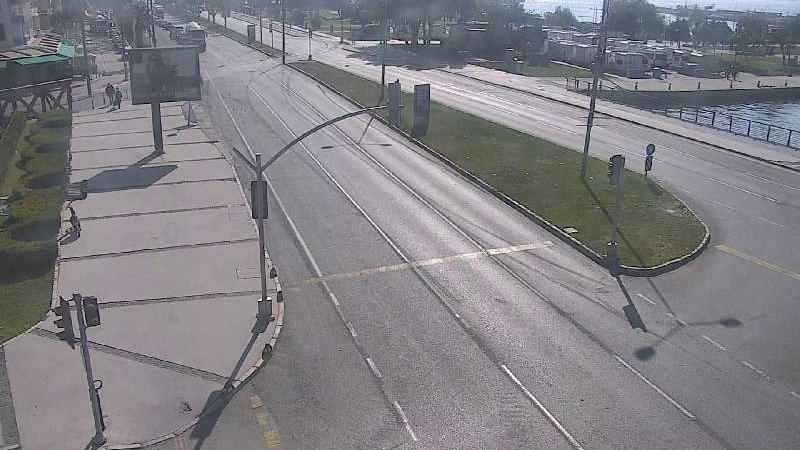 Traffic Cam Bostanli Mahallesi › South-East