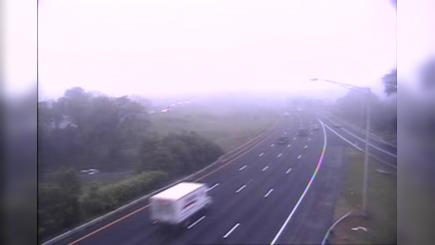 Traffic Cam New Haven: CAM 132 - I-91 SB Exit 6 - Willow St