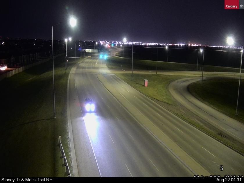 Traffic Cam Redstone: Stoney Trail - Metis Trail NE (N of S INT)