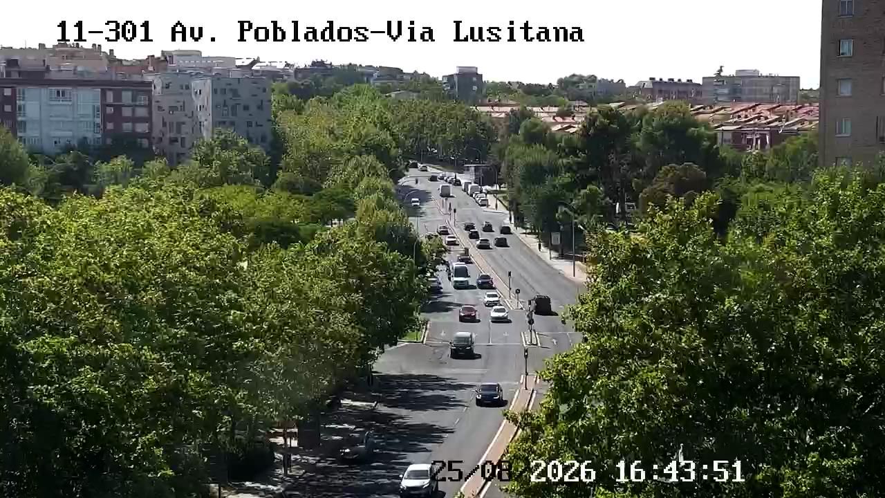 Traffic Cam Carabanchel: AV POBLADOS - VIA LUSITANA