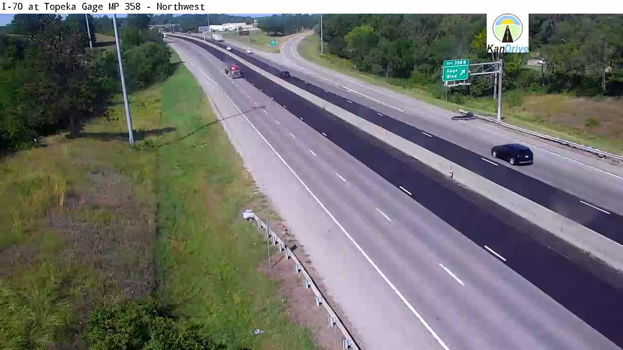 Traffic Cam Topeka: I-70 at - Gage/MacVicar Exit 358