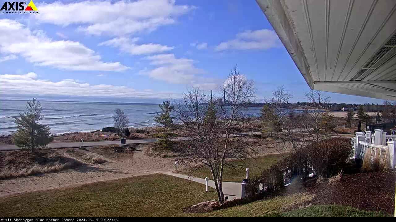 Traffic Cam Sheboygan › North-East: Blue Harbor Resort