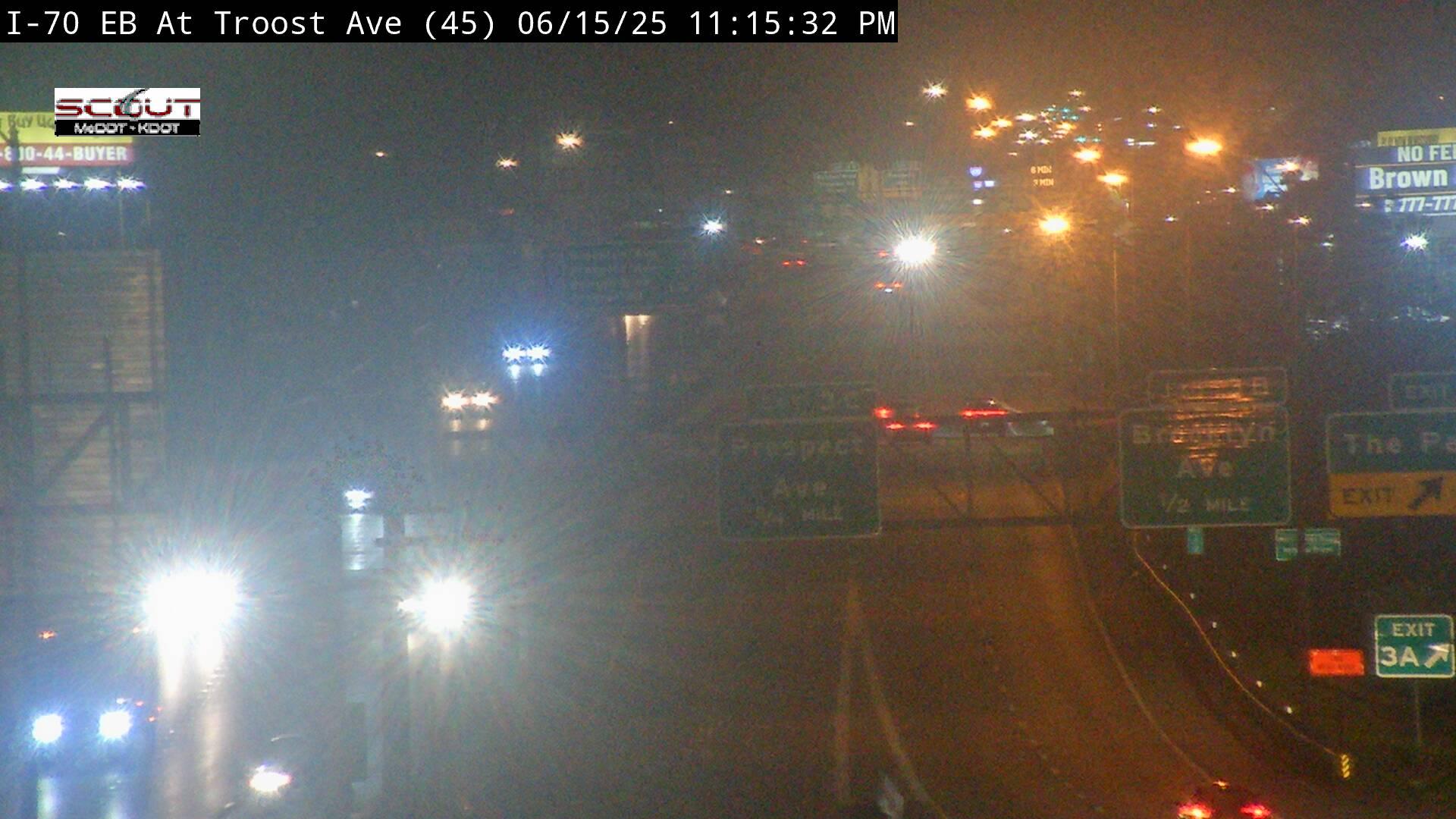 Traffic Cam Kansas City: I- E @ TROOST AVE