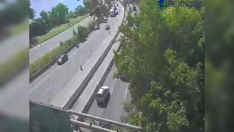 Traffic Cam Philadelphia: I-76 @ EXIT 342 EB (US 13 GIRARD AVE) - ZOO