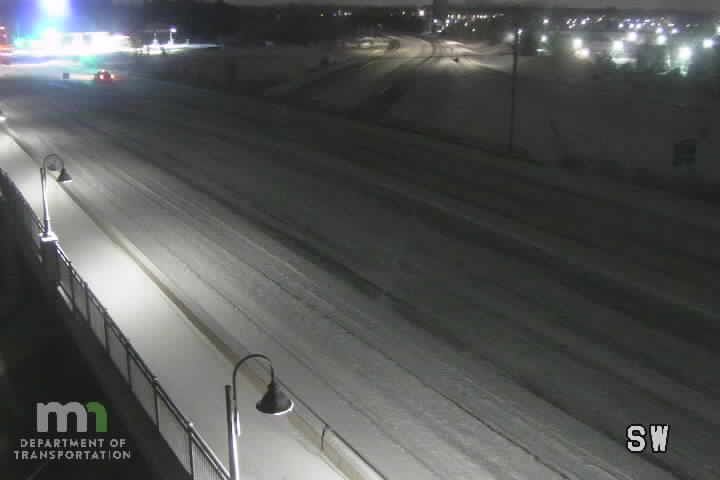 Traffic Cam Lino Lakes: I-35W: I-35W SB @ Co Rd