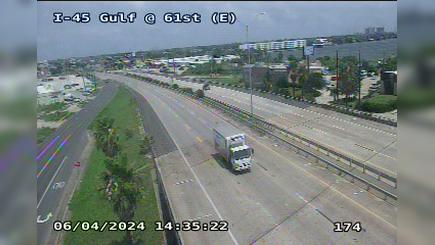 Traffic Cam Galveston › South: IH-45 Gulf @ 61st (E)
