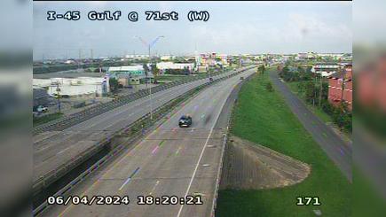 Traffic Cam Galveston › South: I-45 Gulf @ 71st (W)