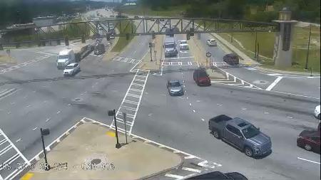 Traffic Cam Snellville: 112046--2