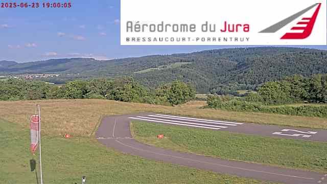 Webcam Fontenais Airfield Bressaucourt live Webcam Fontenais Airfield Bressaucourt live
