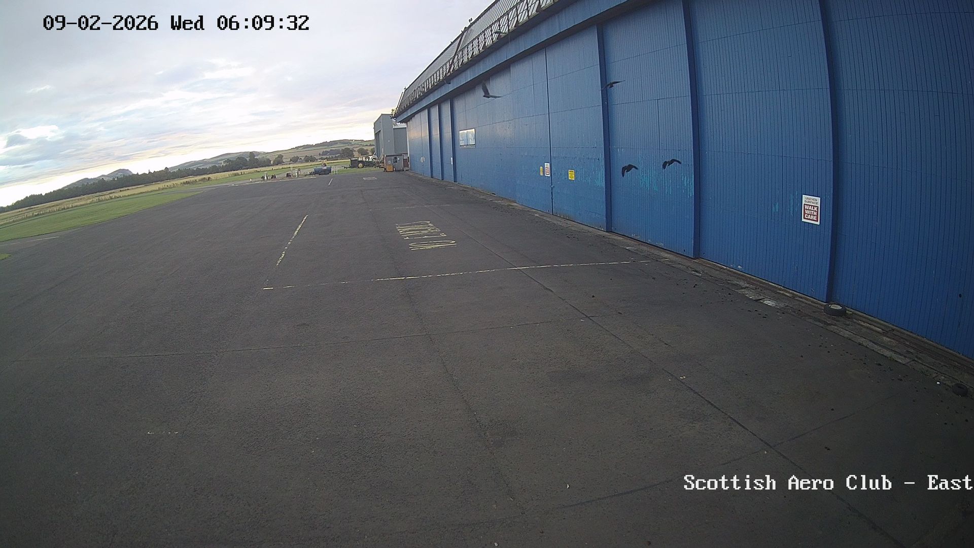 Traffic Cam Old Scone › East: Scottish Aero Club