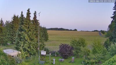 Hohn › South: Oellingen - Blick zur Oellinger Löh, im Vordergrund die Wetterstation - Oellingen (Ww)