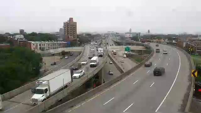 Traffic Cam New York › West: I-278 at Hamilton Avenue