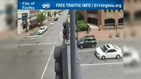 Fairfax: University Drive and North Street Facing SB Traffic - Overdag