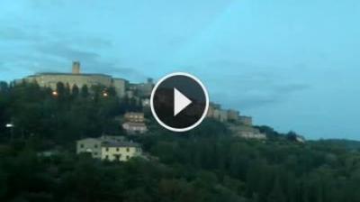 immagine della webcam nei dintorni di Castiglion Fiorentino: webcam Monte Santa Maria Tiberina