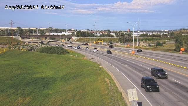 Traffic Cam Alyth: Hwy 2: Deerfoot Trail at Calf Robe & Ogden Bridges